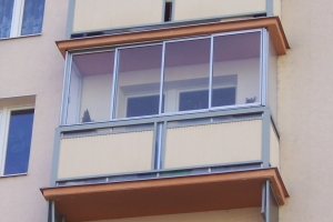 Zasklenie balkónov a lódžií